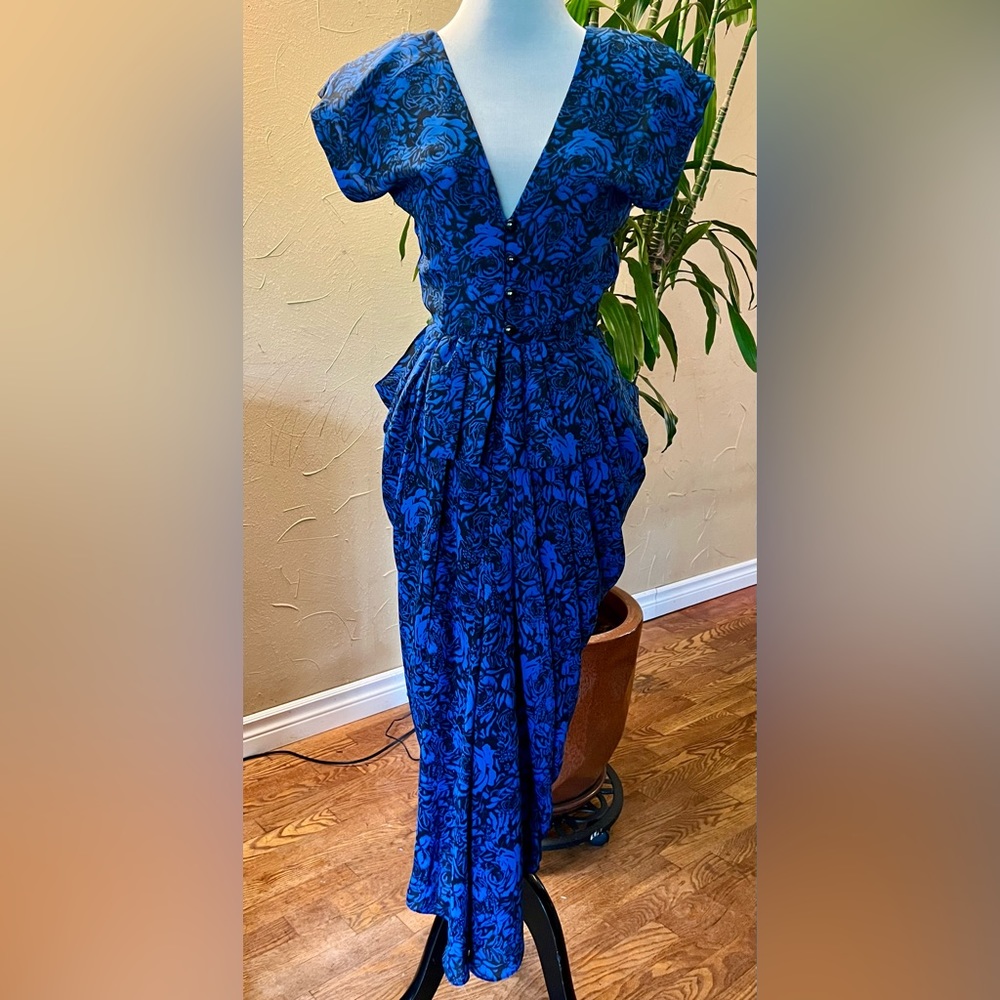 Beautiful Unique Vintage Peplum Dress